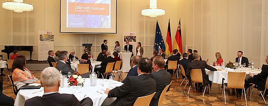 ZIRP-Mitglieder treffen Kabinett