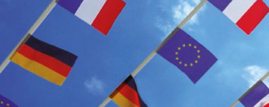 Fahnen der EU, Deutschland und Frankreich